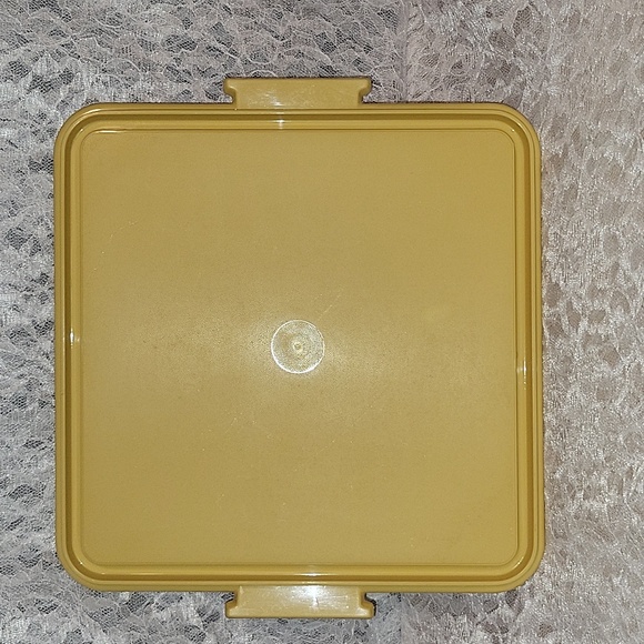 Tupperware: Cake Keeper Square Container - Picture 3 of 6